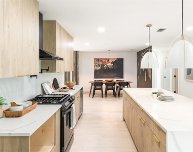 7604 Islander Dr - Photo Thumbnail 17