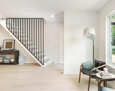 7604 Islander Dr - Photo Thumbnail 6