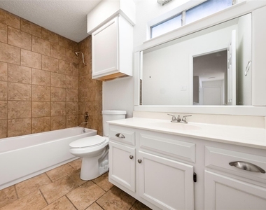 13701 Cambourne Dr - Photo Thumbnail 22