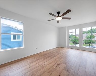 13701 Cambourne Dr - Photo Thumbnail 12