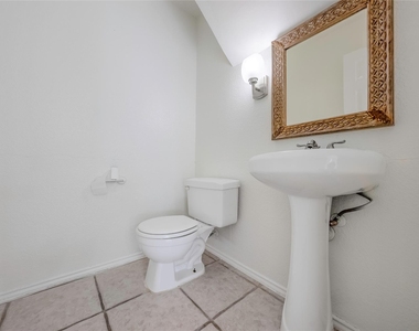 13701 Cambourne Dr - Photo Thumbnail 11