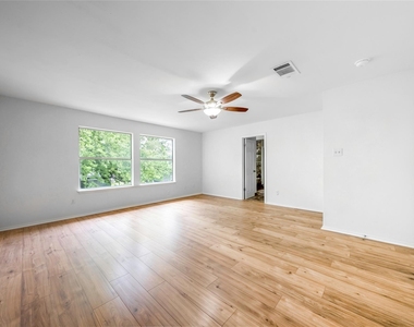 13701 Cambourne Dr - Photo Thumbnail 16