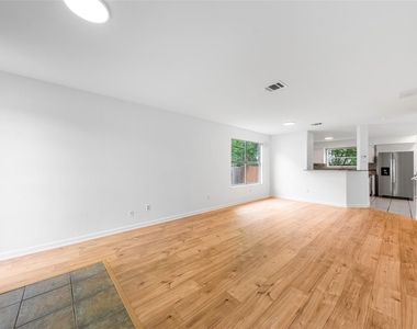 13701 Cambourne Dr - Photo Thumbnail 4