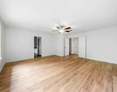 13701 Cambourne Dr - Photo Thumbnail 17