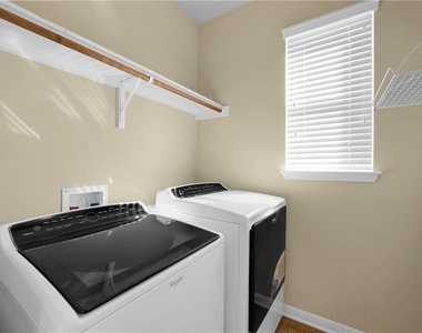 7608 Black Mountain Dr - Photo Thumbnail 11