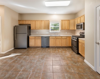1311 E M Franklin Ave - Photo Thumbnail 6