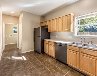 1311 E M Franklin Ave - Photo Thumbnail 8