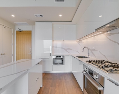 44 East Ave - Photo Thumbnail 1