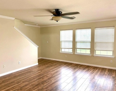 731 Abundance Ln - Photo Thumbnail 2