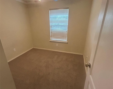 731 Abundance Ln - Photo Thumbnail 9