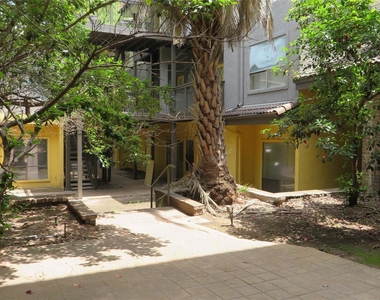 806 W 24th St - Photo Thumbnail 33