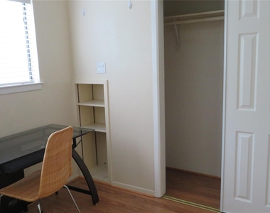 806 W 24th St - Photo Thumbnail 22