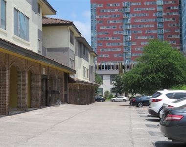 806 W 24th St - Photo Thumbnail 61