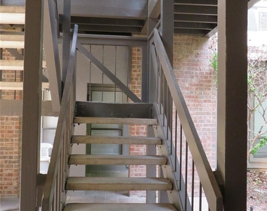 806 W 24th St - Photo Thumbnail 39