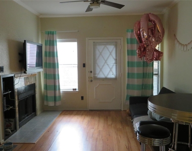 806 W 24th St - Photo Thumbnail 45