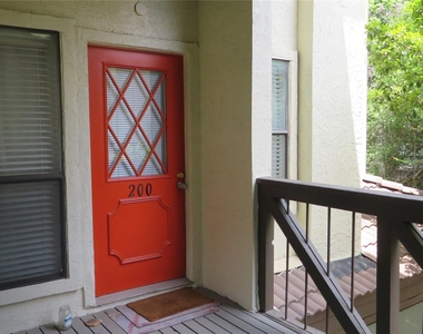 806 W 24th St - Photo Thumbnail 8