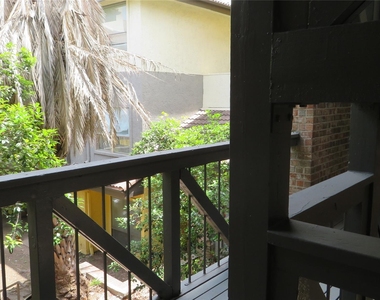 806 W 24th St - Photo Thumbnail 7