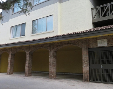 806 W 24th St - Photo Thumbnail 57