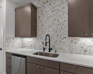 315 Holton Dr - Photo Thumbnail 20