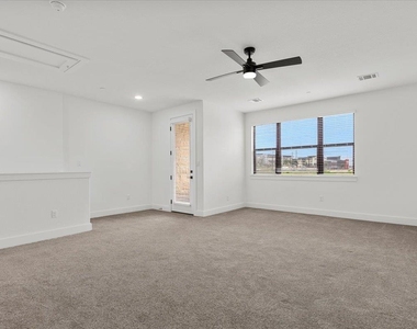 315 Holton Dr - Photo Thumbnail 11