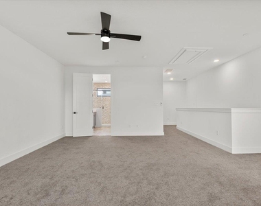 315 Holton Dr - Photo Thumbnail 12