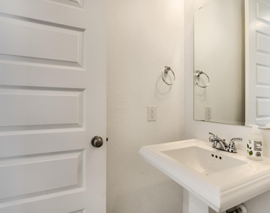 1505 Seeger Dr - Photo Thumbnail 18