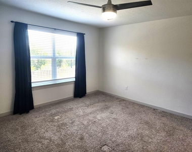 1041 Winnsboro Loop - Photo Thumbnail 14