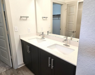 1041 Winnsboro Loop - Photo Thumbnail 16
