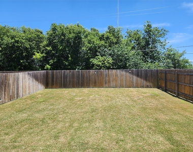 1041 Winnsboro Loop - Photo Thumbnail 11