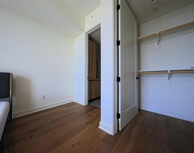 84 East Ave - Photo Thumbnail 6