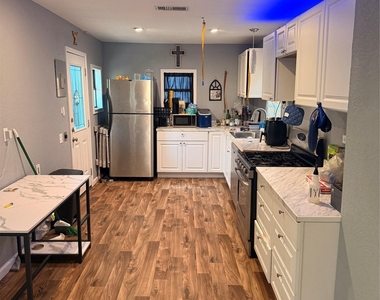 907 Attas Ave - Photo Thumbnail 3