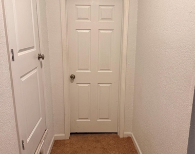 907 Attas Ave - Photo Thumbnail 6