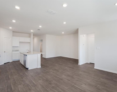 14021 Feinstein St - Photo Thumbnail 9