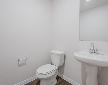 14021 Feinstein St - Photo Thumbnail 18