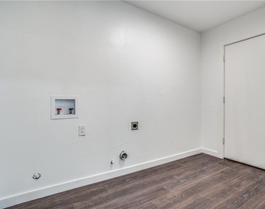 6220 Blarwood Dr - Photo Thumbnail 14