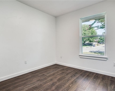 6220 Blarwood Dr - Photo Thumbnail 17