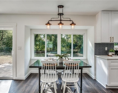 6220 Blarwood Dr - Photo Thumbnail 9