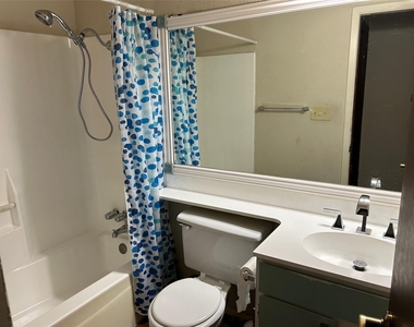 9509 Blue Creek Ln - Photo Thumbnail 22