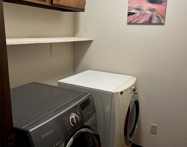 9509 Blue Creek Ln - Photo Thumbnail 13