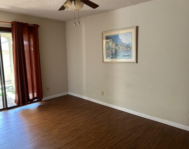9509 Blue Creek Ln - Photo Thumbnail 23