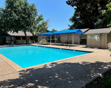 9509 Blue Creek Ln - Photo Thumbnail 12