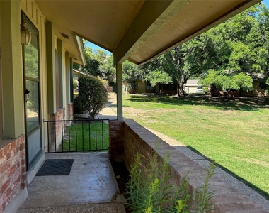 9509 Blue Creek Ln - Photo Thumbnail 29