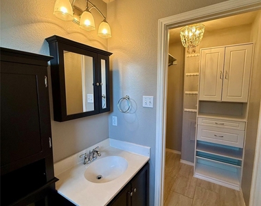 712 Alamo Plaza Dr - Photo Thumbnail 16
