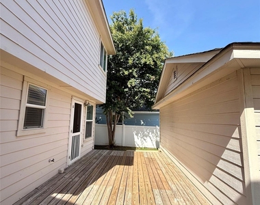 712 Alamo Plaza Dr - Photo Thumbnail 23