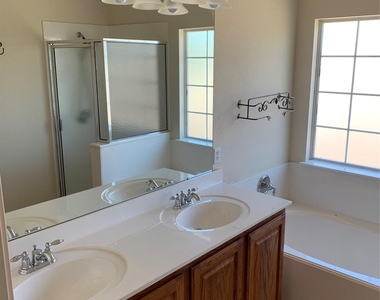 3713 Turetella Dr - Photo Thumbnail 4