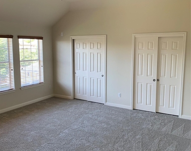 3713 Turetella Dr - Photo Thumbnail 7