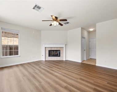 3713 Turetella Dr - Photo Thumbnail 2