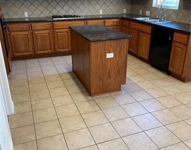 3713 Turetella Dr - Photo Thumbnail 12