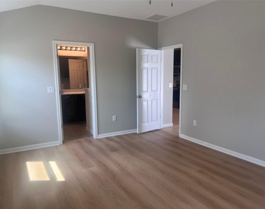 18307 Mammoth Cave Blvd - Photo Thumbnail 17