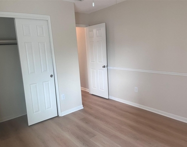 18307 Mammoth Cave Blvd - Photo Thumbnail 20
